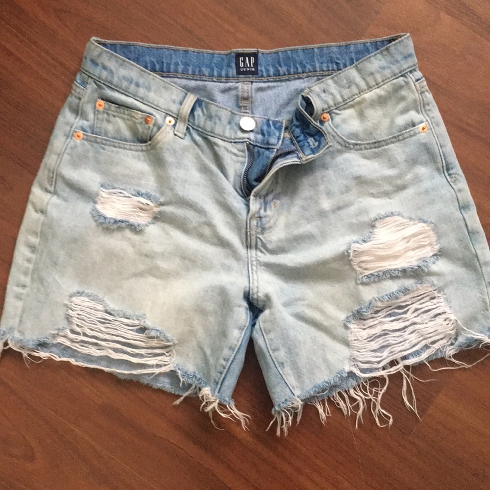 Gap ripped shorts